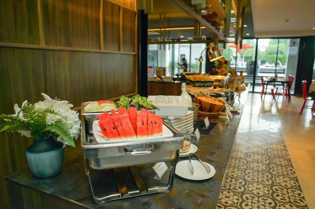 7 Days Premium Don Meaung Airport Hotel
